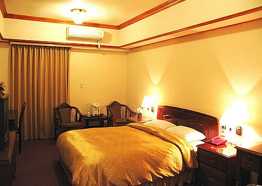 Sin Fu Business Hotel Taizhong Zewnętrze zdjęcie