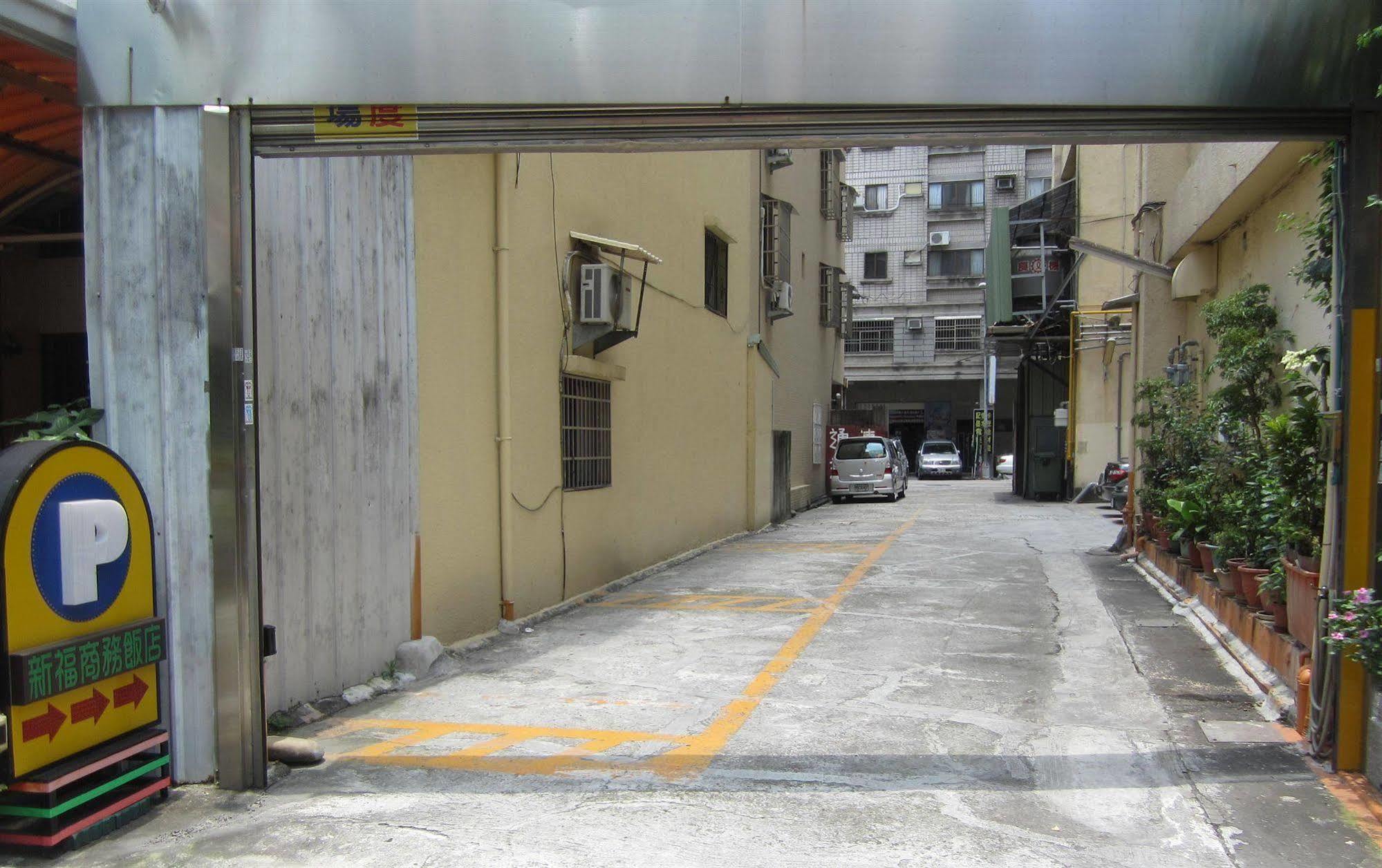 Sin Fu Business Hotel Taizhong Zewnętrze zdjęcie