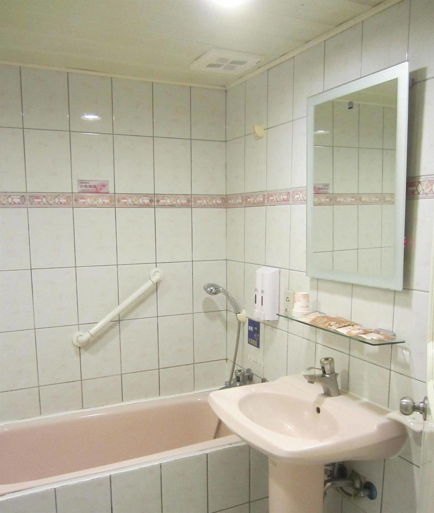 Sin Fu Business Hotel Taizhong Zewnętrze zdjęcie
