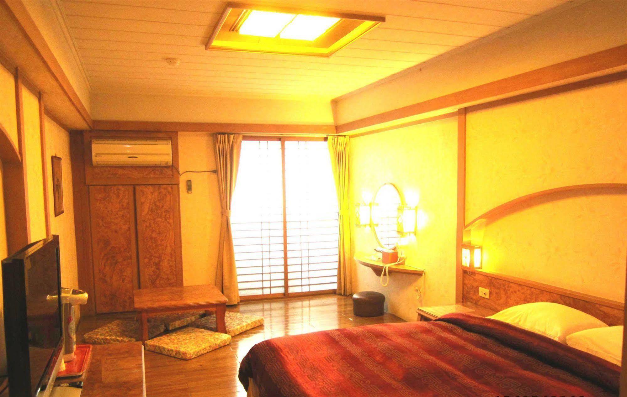 Sin Fu Business Hotel Taizhong Zewnętrze zdjęcie